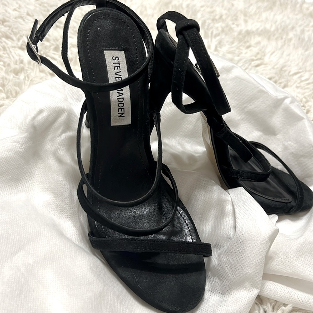 Woman’s Steve Madden Size 7.5 Fauna Black suede high heel 3 strap sandal